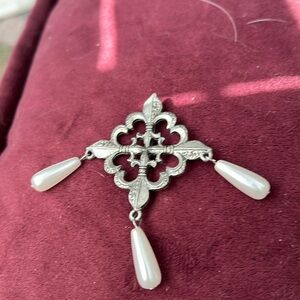 Silver brooch with hanging faux pearls excellent condition